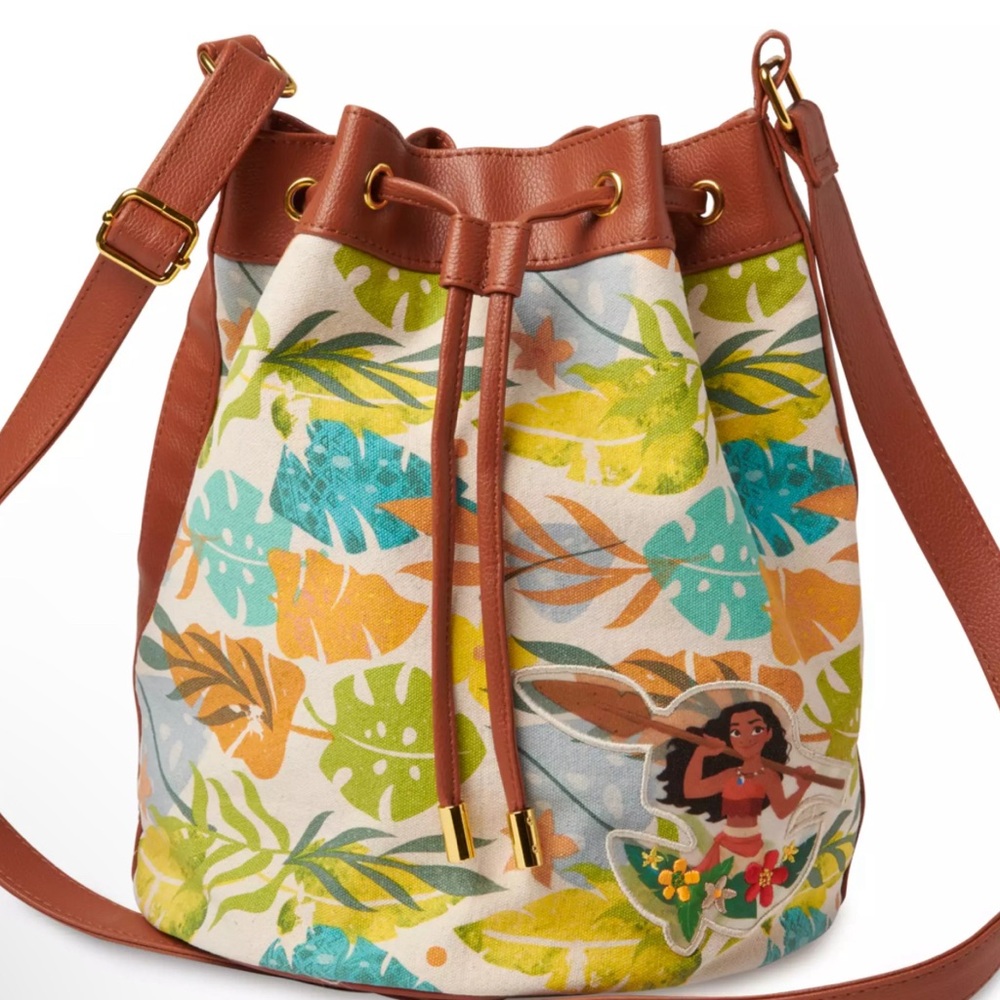 NWT. Disney Store Moana pool beach Bag. Carry all your poolside or beach items